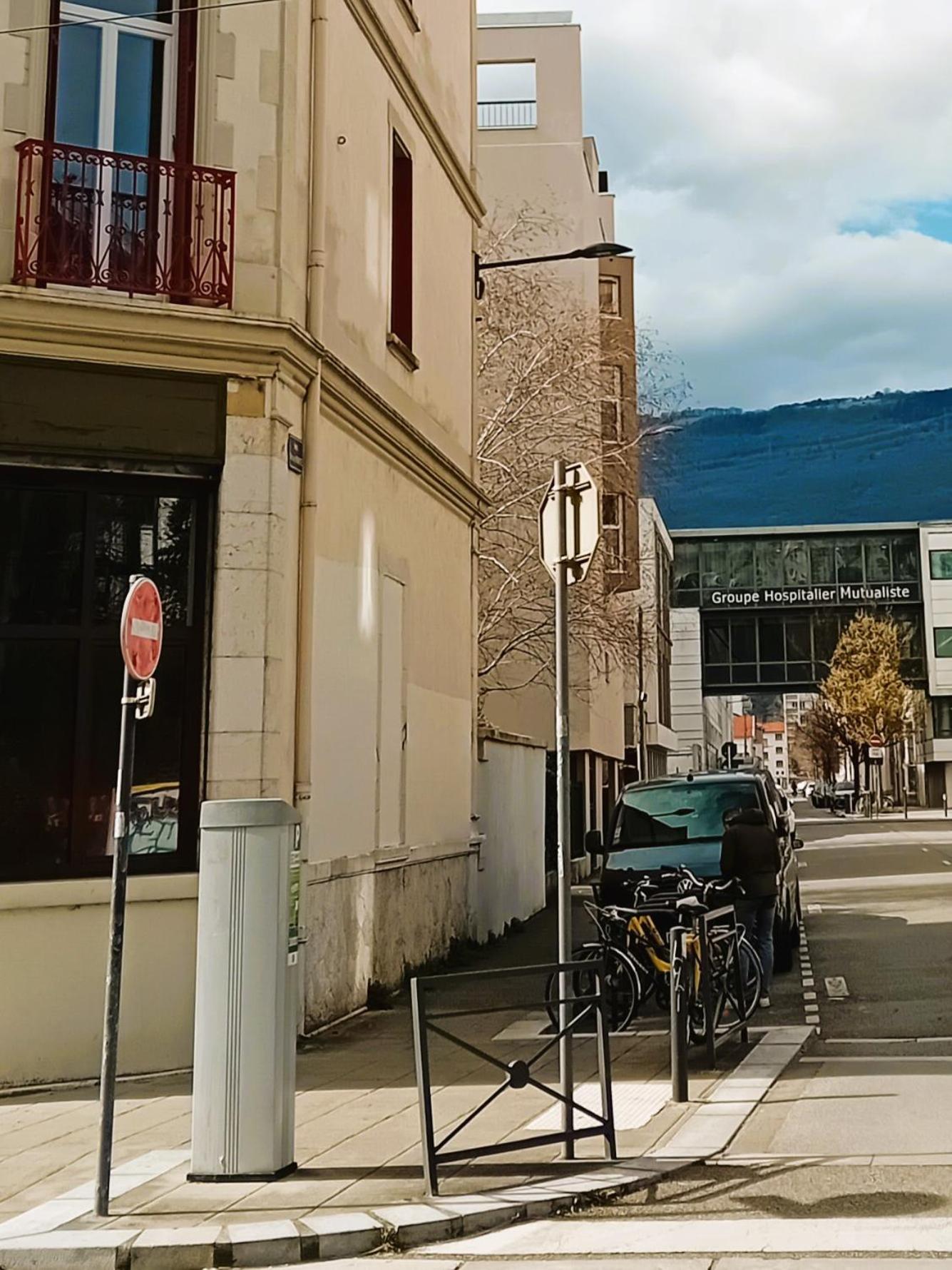 102 - Appart Renove Avec Grand Salon Et 1 Chambre - Tram Et Clinique Mutualiste A 1 Min Grenoble Exteriér fotografie