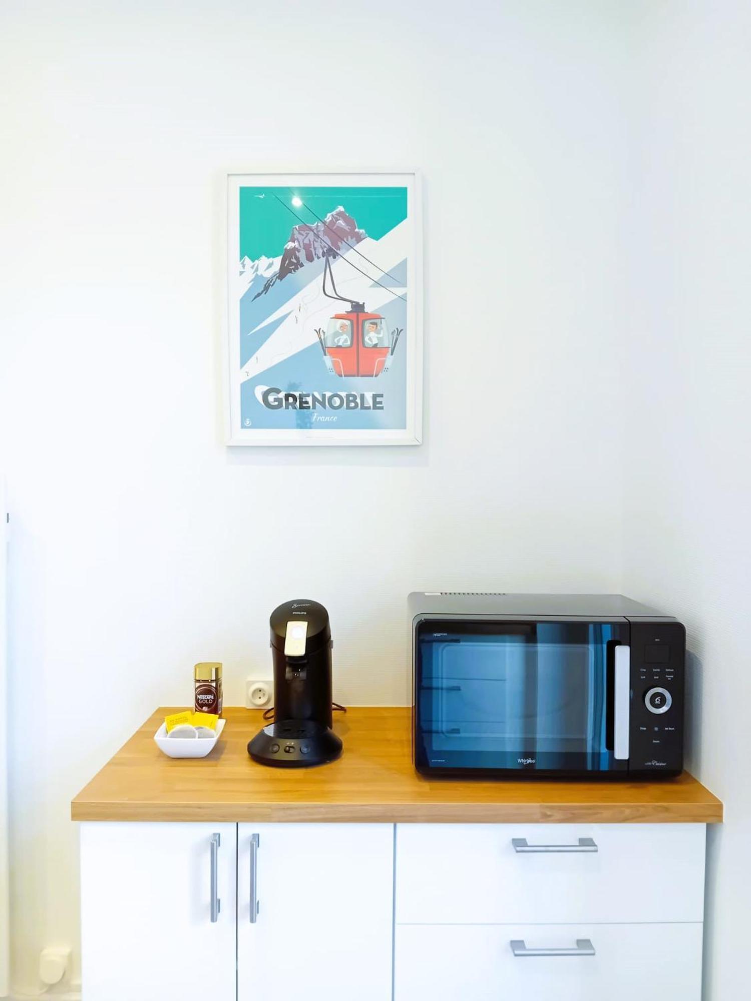 102 - Appart Renove Avec Grand Salon Et 1 Chambre - Tram Et Clinique Mutualiste A 1 Min Grenoble Exteriér fotografie